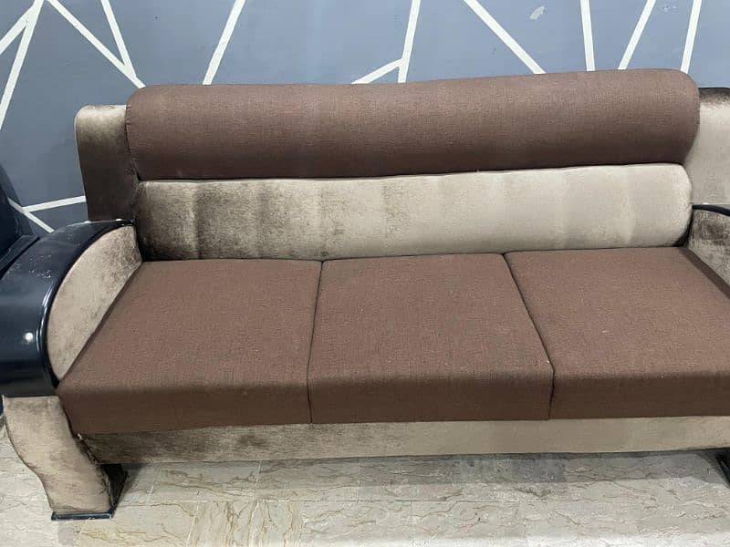 Used Comfortable Sofas in good condition 4