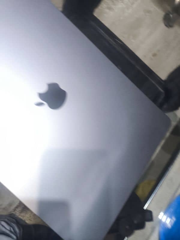 2019//2020 apple MacBook Pro air scrathless 1