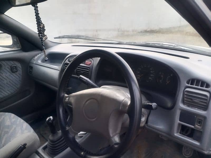 Suzuki Baleno 2003 inner total janioun 50% outer 5