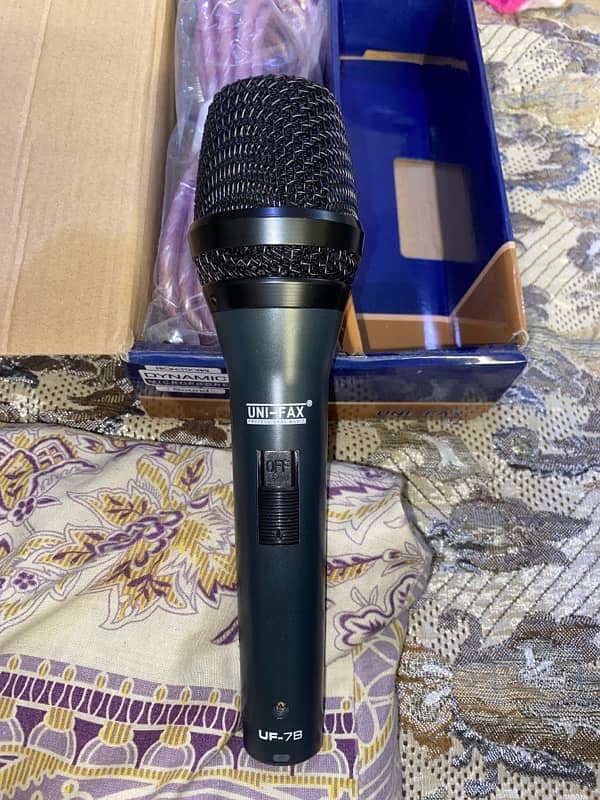 UF-7B microphone 3