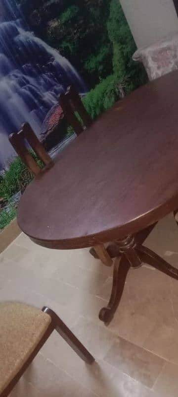 good condition wood table 0