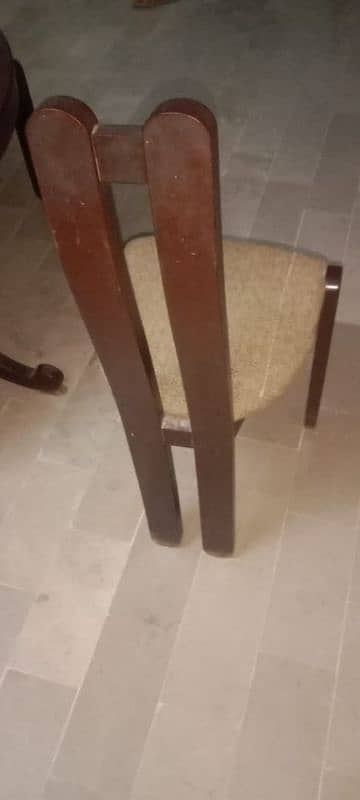 good condition wood table 2