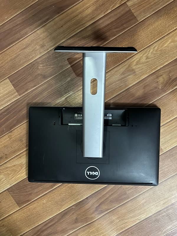 DELL COMPUTER MONITOR 4