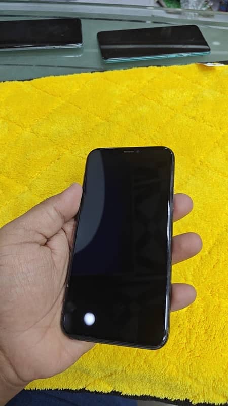 iPhone 11 Pro 64GB Factory Unlock - (Non PTA) 3