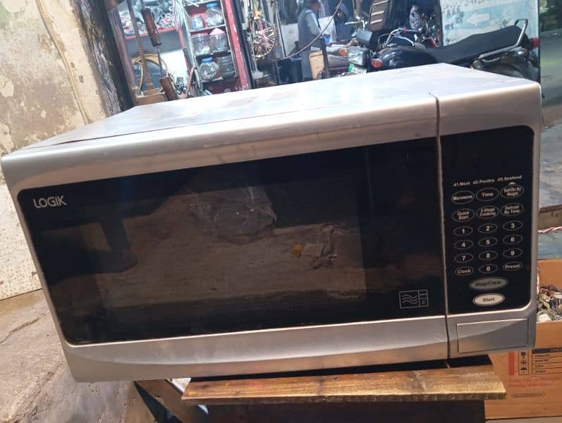 microwave oven 0