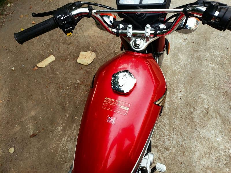 Honda 125 Model 2023 Red Fabulous LusSh condition 4 lovers total pack 9