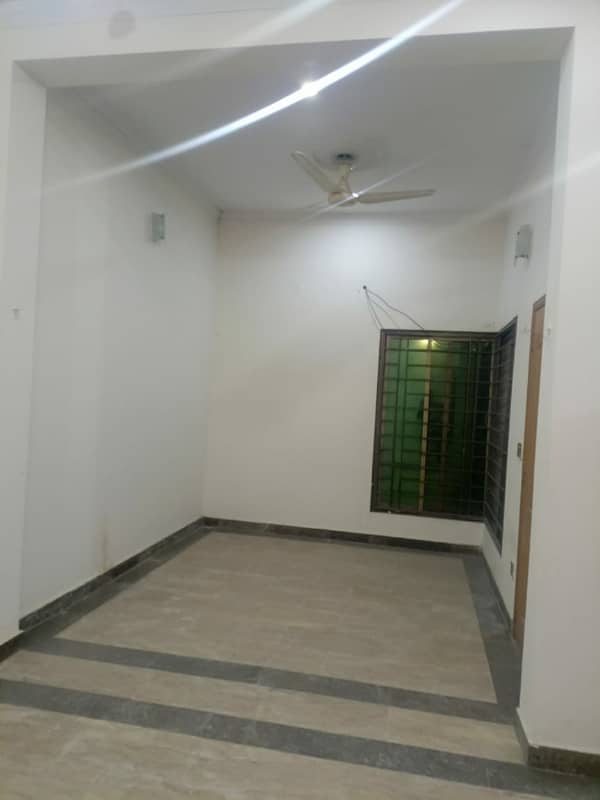 4 MARLA LOWER PORTION FOR RENT IN MILITARY ACCOUNTS MAIN COLLEGE ROAD LHR 3