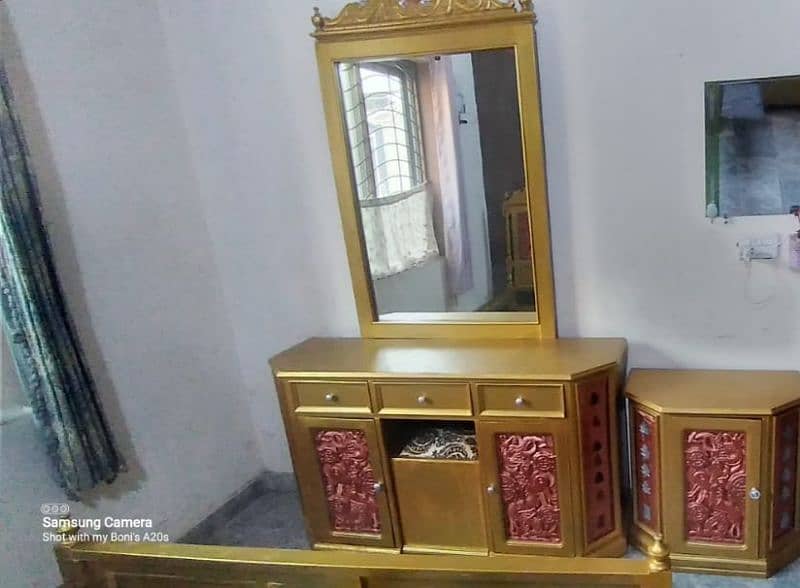 wood ka bht acha bed with 2 side tables and dressing 1