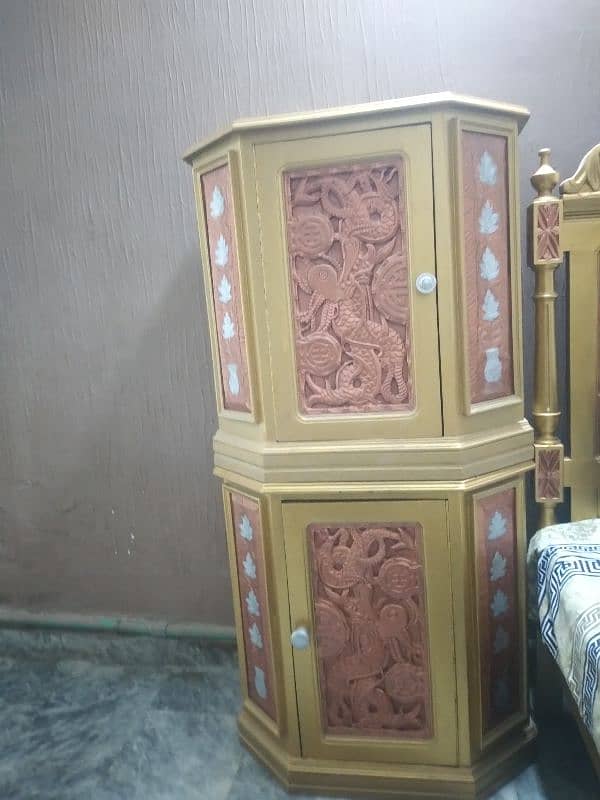 wood ka bht acha bed with 2 side tables and dressing 10