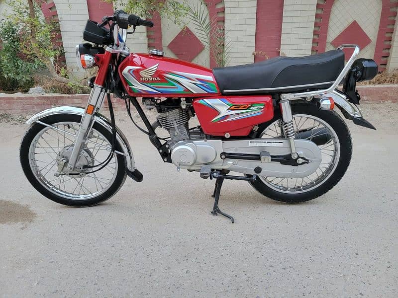 Honda CG125 _ Model 2023 _ Karachi registered 0