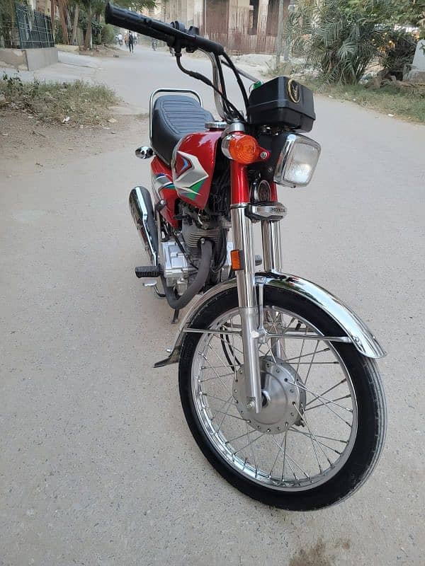 Honda CG125 _ Model 2023 _ Karachi registered 4