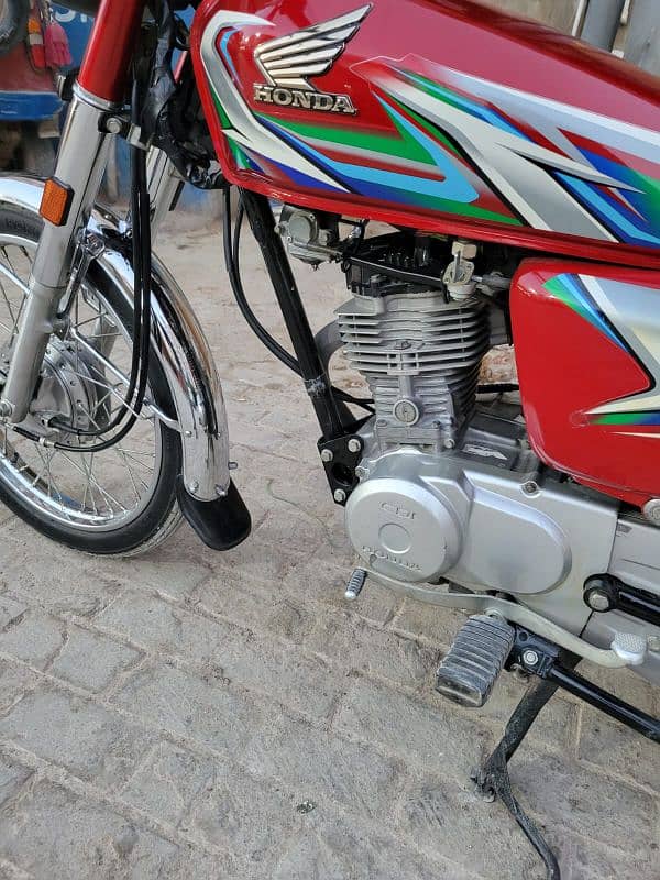 Honda CG125 _ Model 2023 _ Karachi registered 14