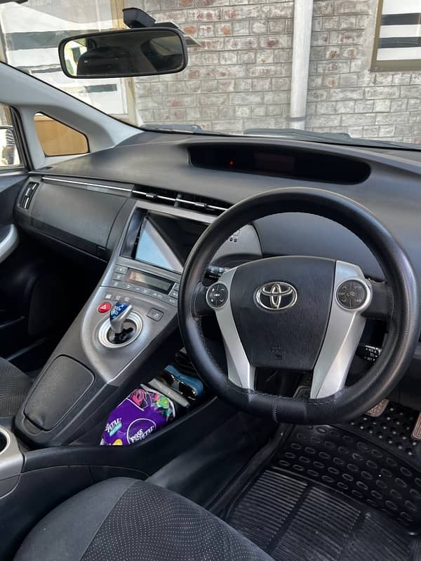 Toyota Prius 2013 11