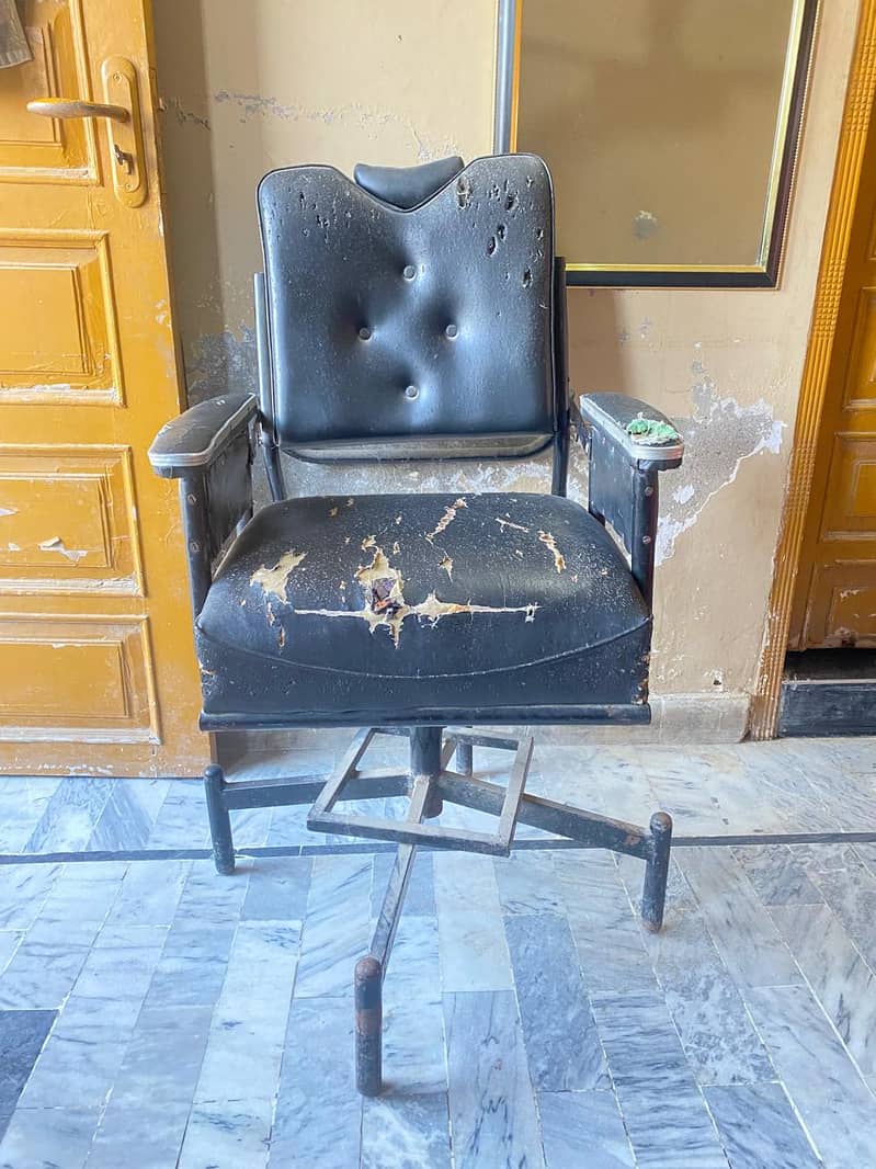 salon chair 1