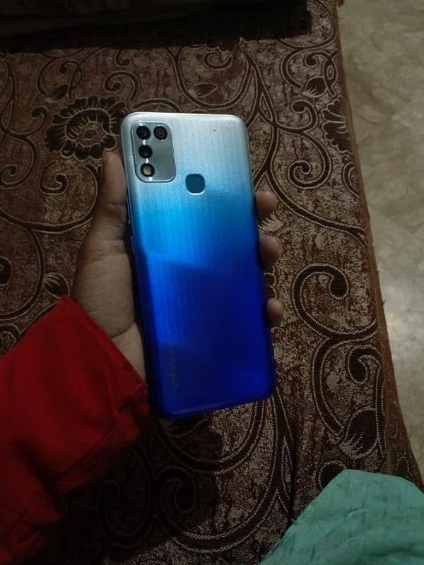 infinix hot 11 play 4/64 all ok hai condition saf hai 03157771357 2