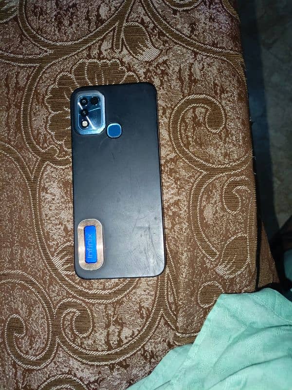 infinix hot 11 play 4/64 all ok hai condition saf hai 03157771357 5