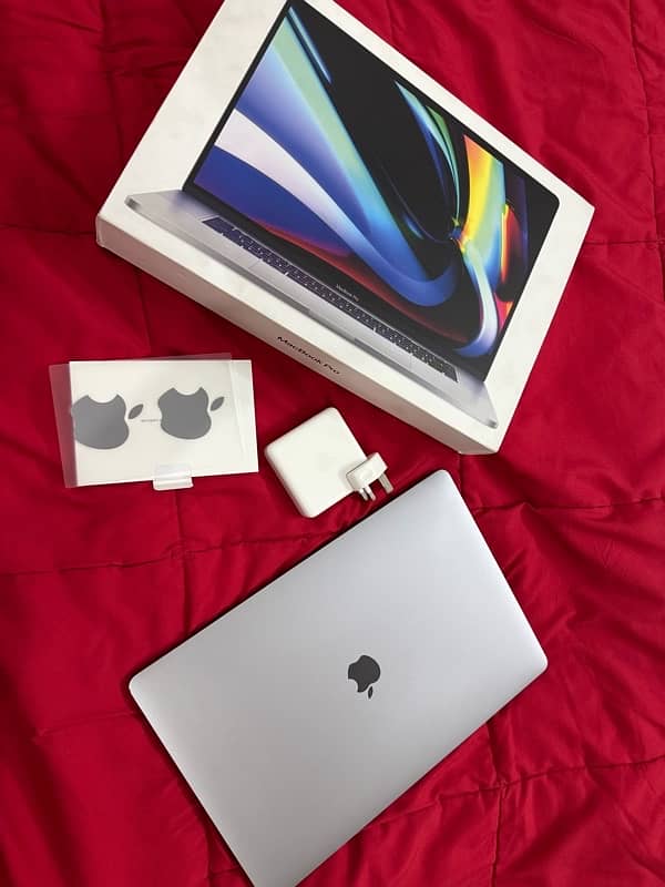 Macbook Pro 16" 2019 i9 16/1TB Complete box 0