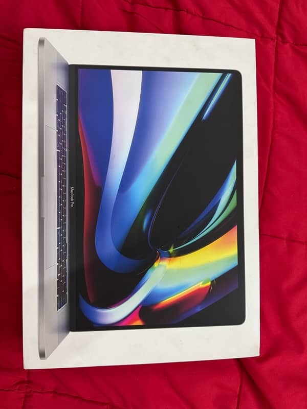 Macbook Pro 16" 2019 i9 16/1TB Complete box 7