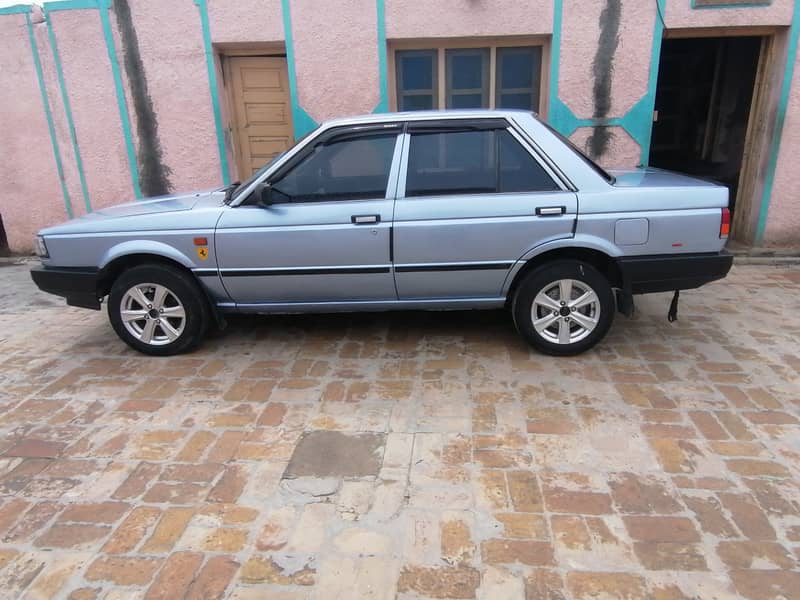 Nissan Sunny 1986 Nisaan sunny 4