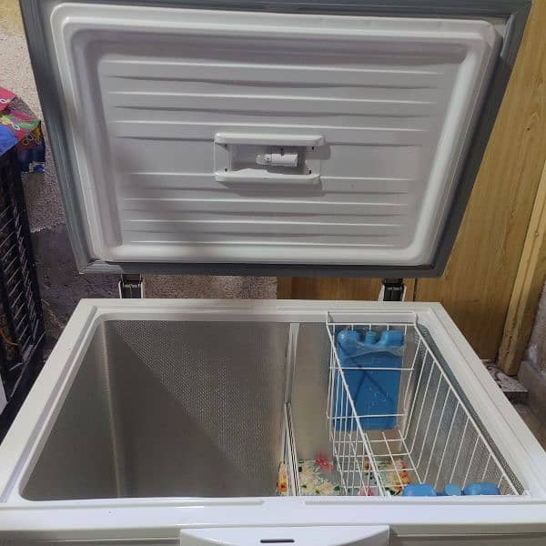 brand new inverter freezer jxt 3 mounth used serious buyer contact me 5