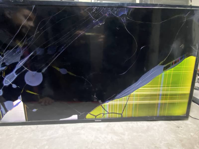 Samsung 40j5000 PANNEL damage 2