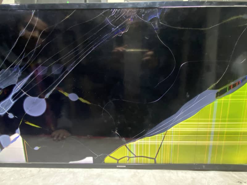 Samsung 40j5000 PANNEL damage 3