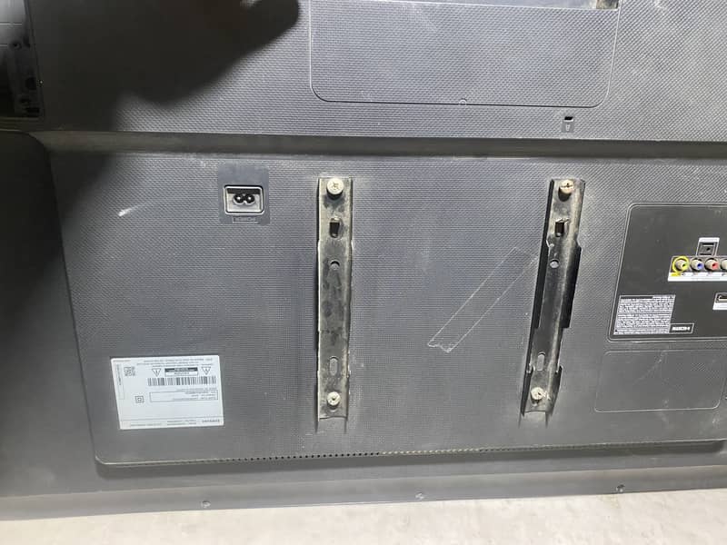 Samsung 40j5000 PANNEL damage 5