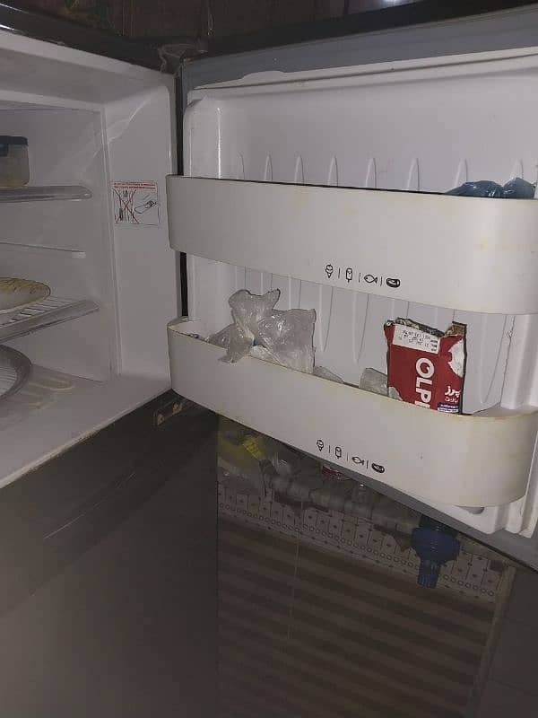 Orient Fridge 3