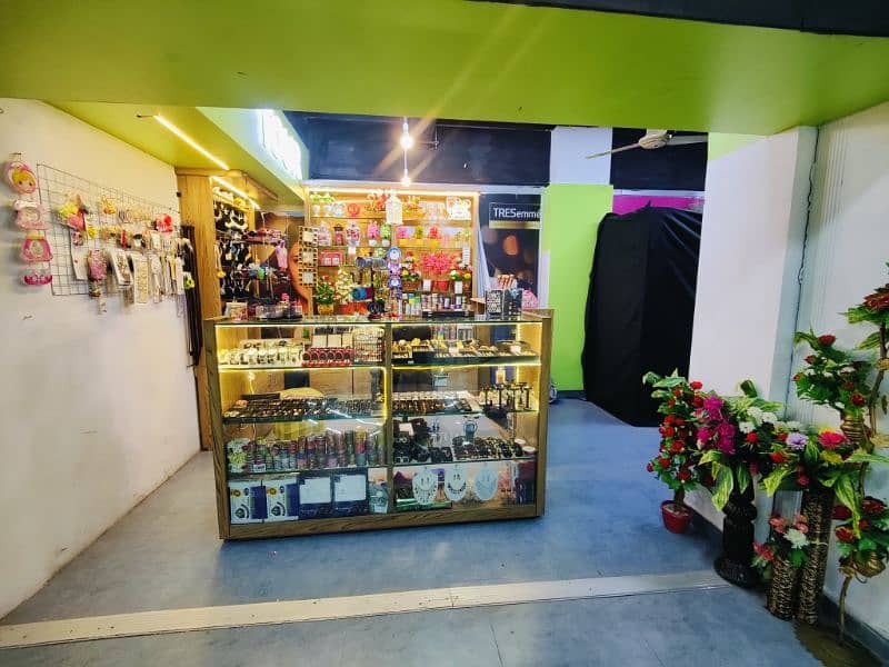 Jewelry shop for sale In mall off capital square b17 2