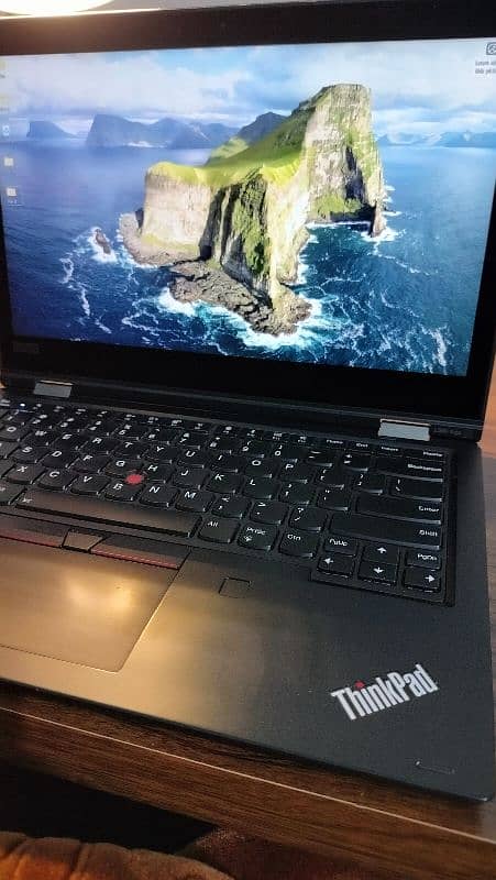 Lenovo L390 Yoga 360° with adaptive touch display 5