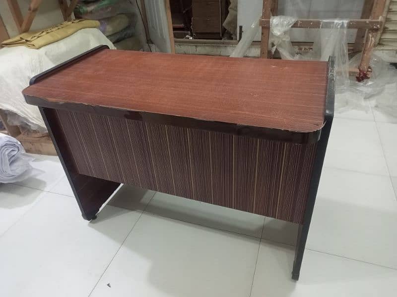 office table good condition original picture attached thanks 5