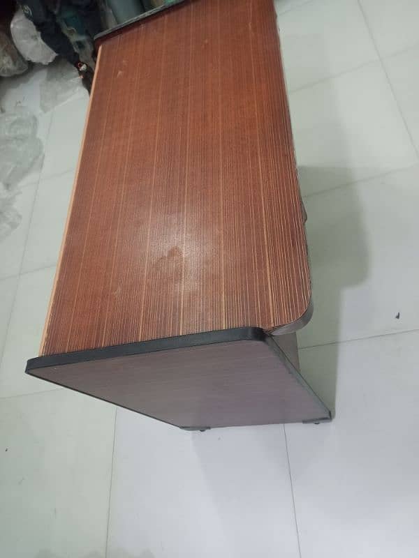 office table good condition original picture attached thanks 6