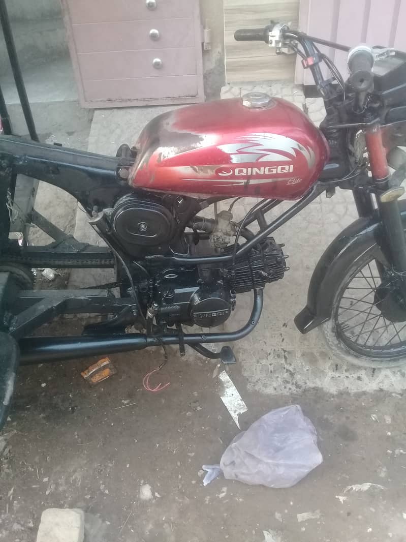 Chingchi rikshaw 9 modele copy later available h condition pic me dekh 9