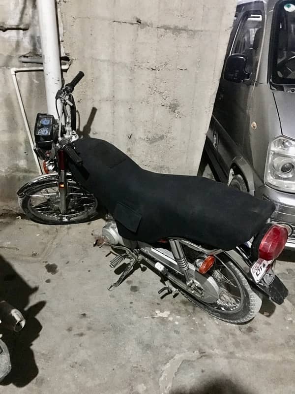 Honda CG 125 2017 Karachi 7