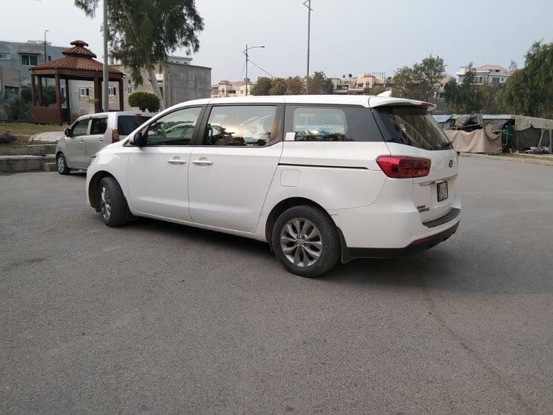 KIA Grand Carnival 2018 0