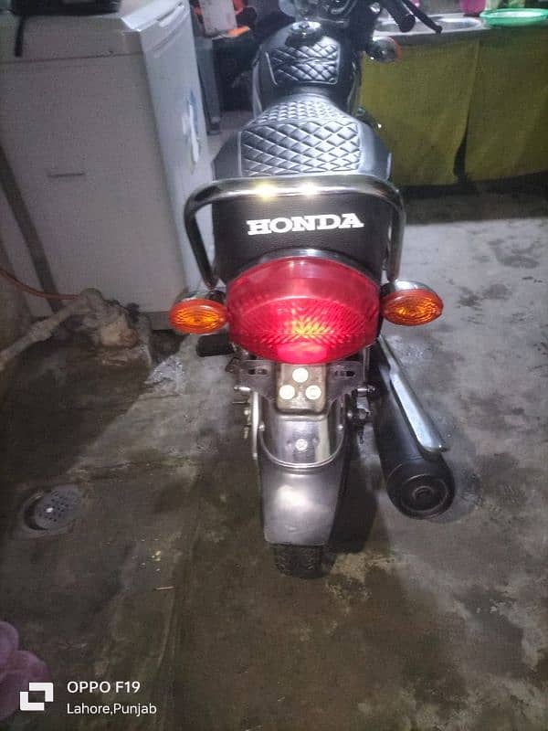 125 Honda sale urgent 8