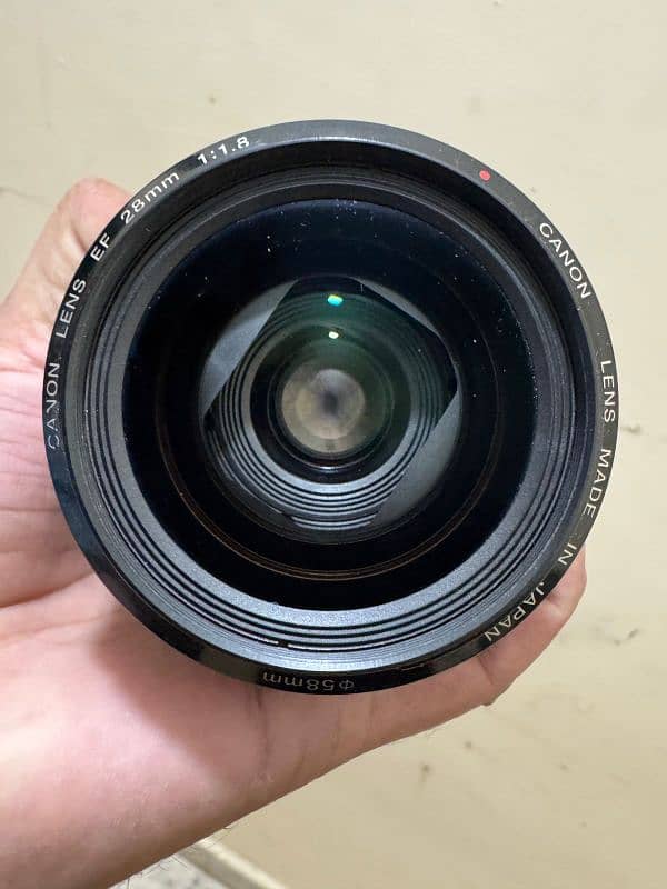 28 MM Canon full frame lense 1.8 2