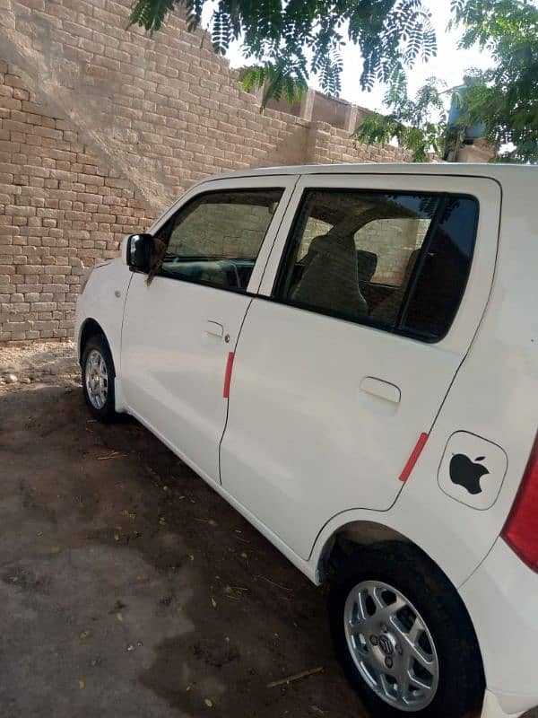 Suzuki Wagon R 2018 13