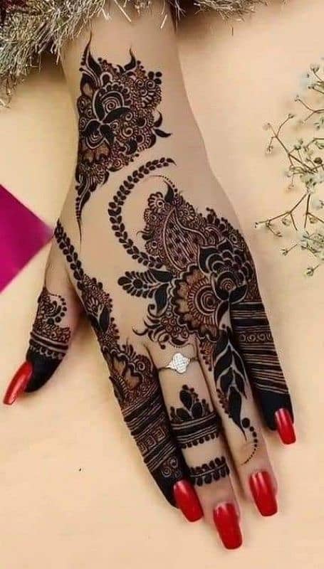 Bridal Henna Artist 1