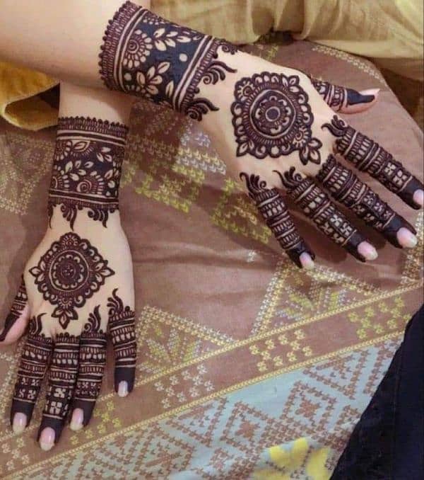 Bridal Henna Artist 2