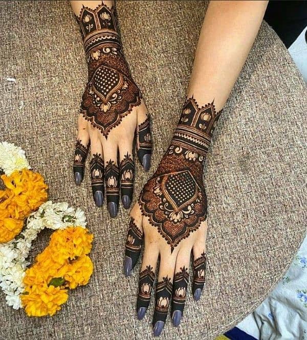 Bridal Henna Artist 6