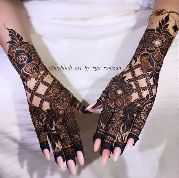 Bridal Henna Artist 8