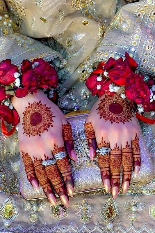 Bridal Henna Artist 13