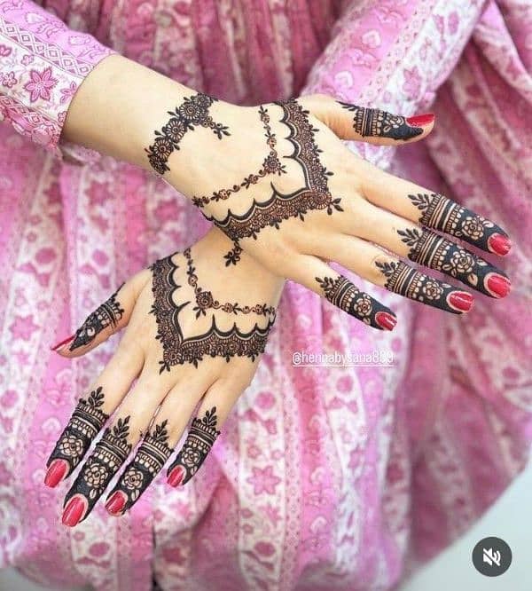 Bridal Henna Artist 19