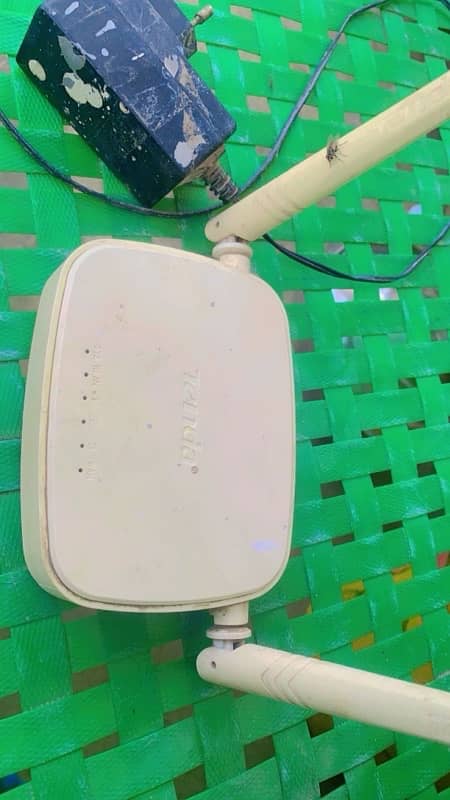 Tenda Wi-Fi  router 1