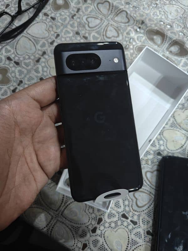 pixel 8 just box open 2