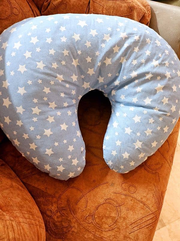 Baby nursing pillow and baby seater 0