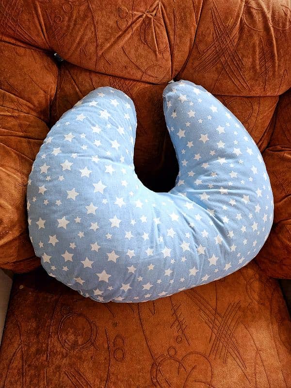 Baby nursing pillow and baby seater 2