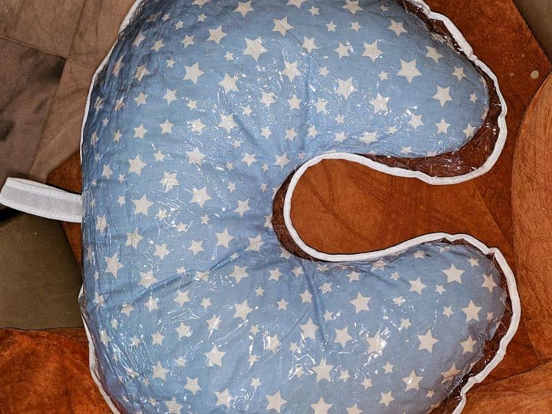 Baby nursing pillow and baby seater 8