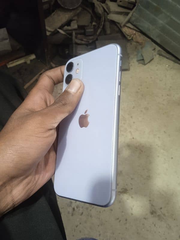 iPhone 11 64gb JV purple 5